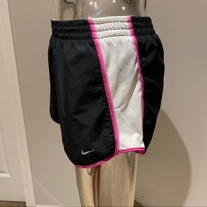 NIKE FIT DRY ATHLETIC SHORTS